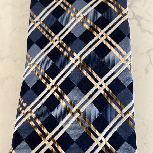 Men’s 💯 Silk Tie - Picture 2 of 5